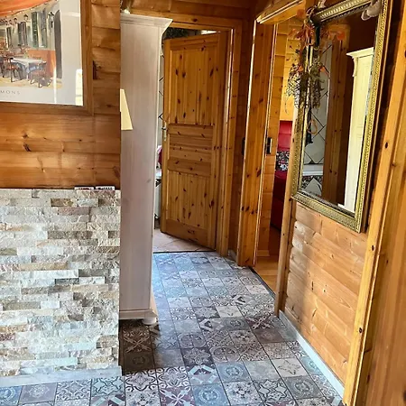 度假居 Cozy Wooden House To Feel Good *